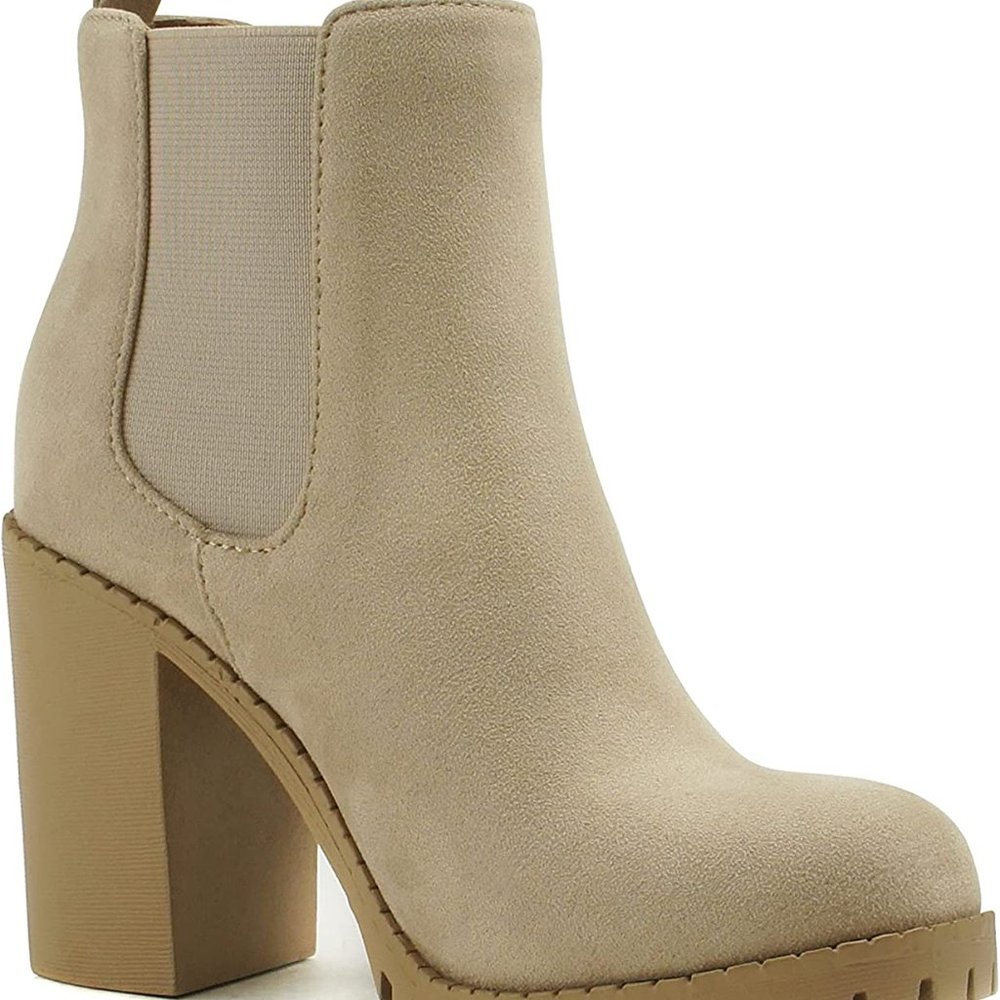 Ankle Boot w/Lug Sole Elastic Gore and Chunky Heel